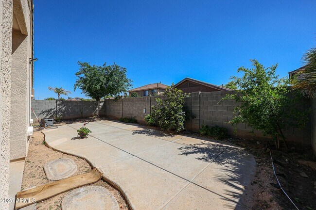 Building Photo - 13959 W Country Gables Dr