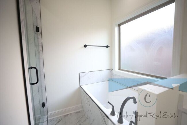 Building Photo - Luxury, new construction 3 bed, 2 bath home includes washer and dryer - Brookland!!