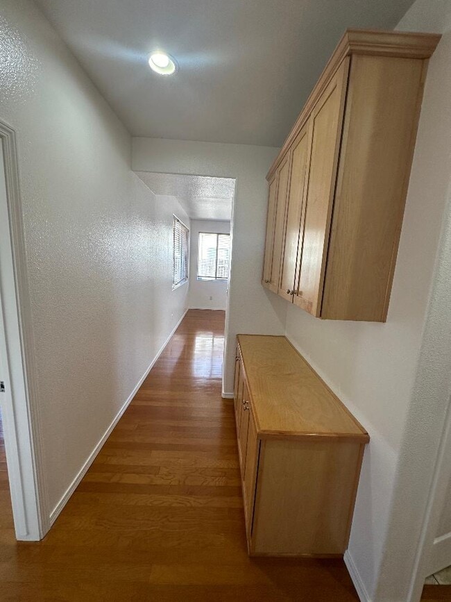 Building Photo - 1815 Rosita Ave