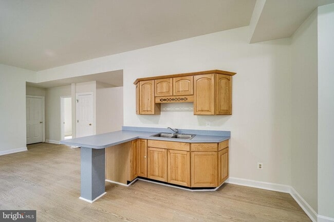 Building Photo - 6207 Woodland Lake Dr