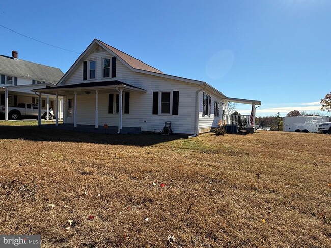 Building Photo - 820 Ridgeview Rd