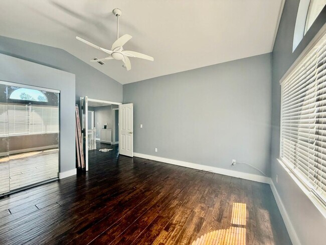 Building Photo - EPIC REA - Fully Renovated 5BR/3BA Home in...