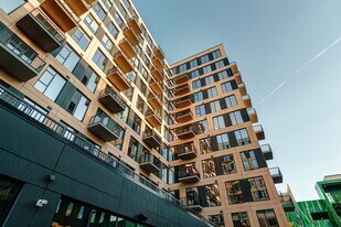 Building Photo - Horizon West