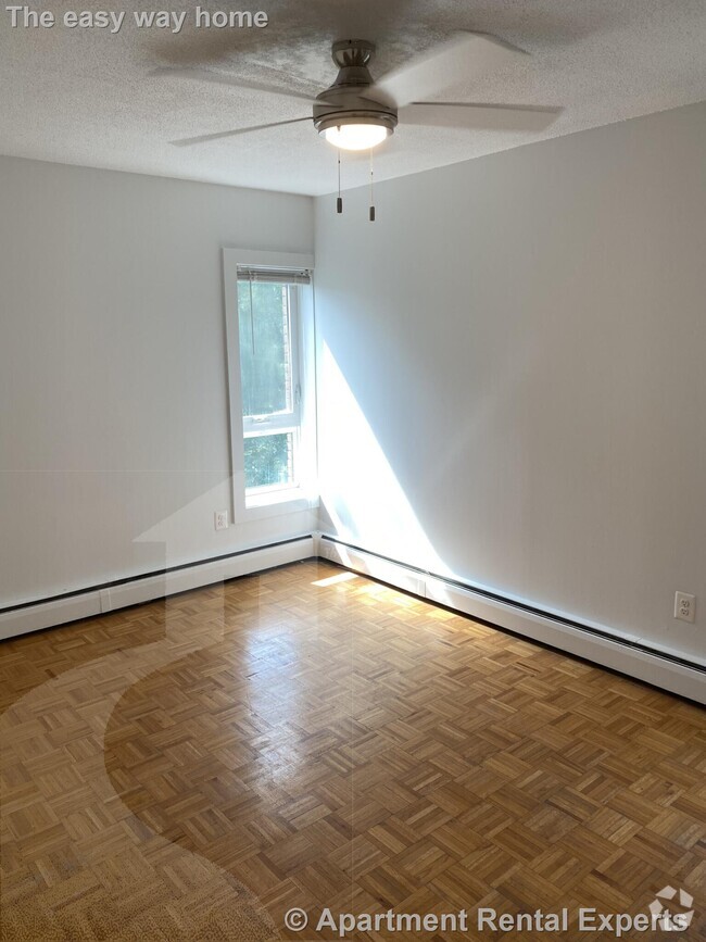 Building Photo - 524 Putnam Ave