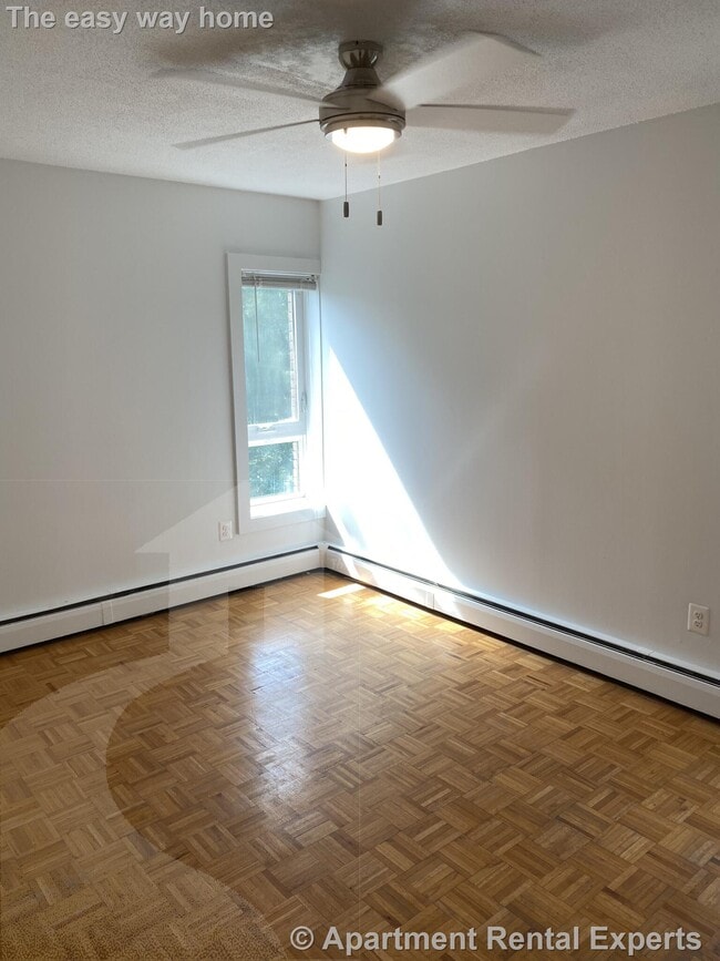 Building Photo - 524 Putnam Ave