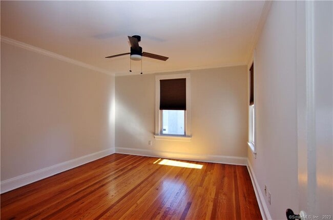 Building Photo - 11 Dolsen Pl
