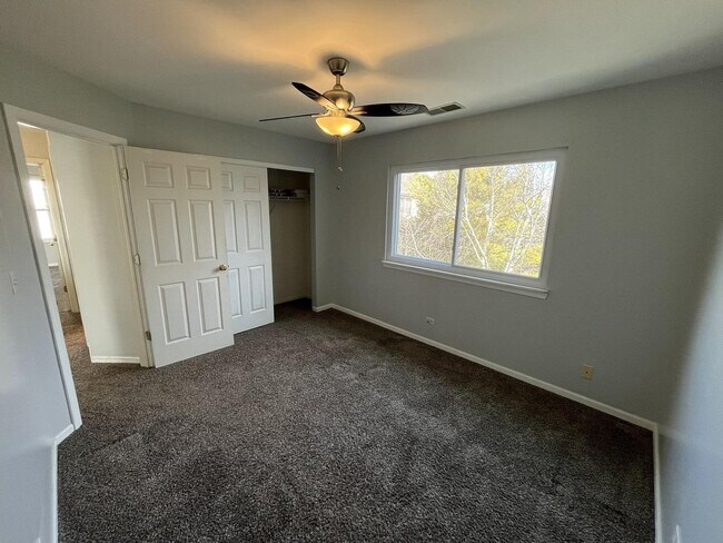 Building Photo - 3896 Baybrook Dr