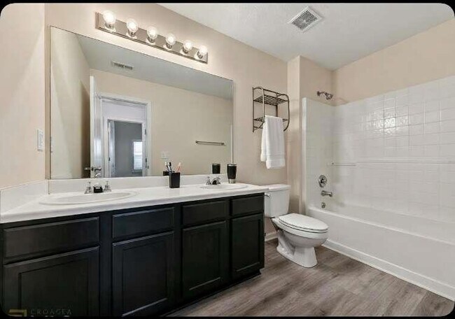 Building Photo - 204 Fox Creek Blvd