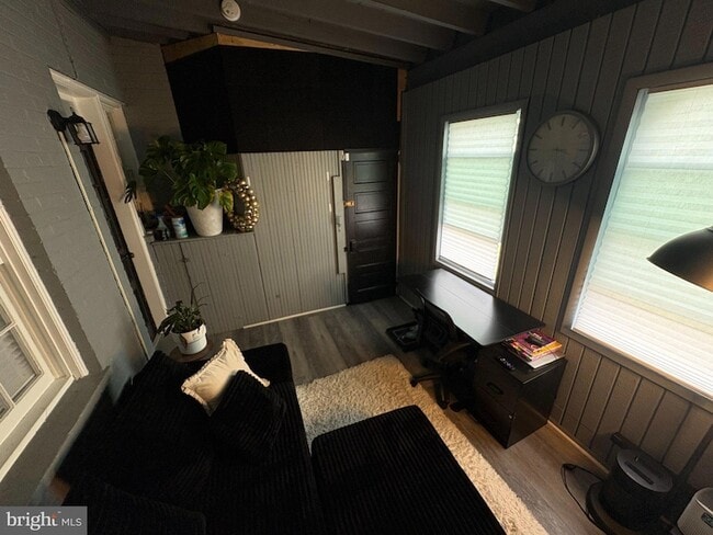 Building Photo - 165 35th St NE