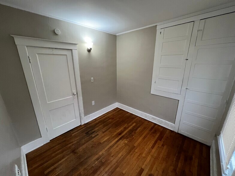 Building Photo - 1943 W Bethune St