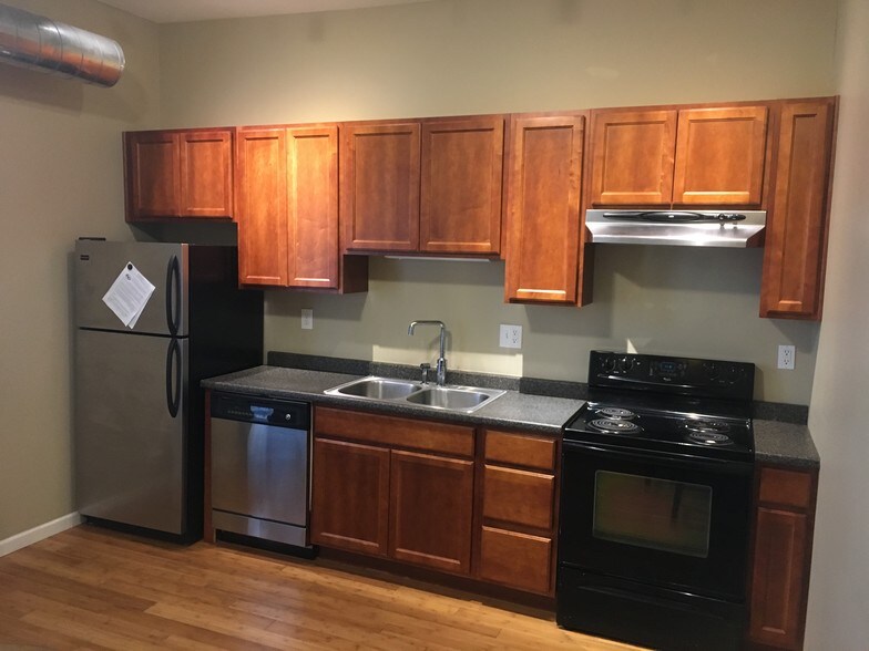Upgraded kitchen - 315 E University Ave