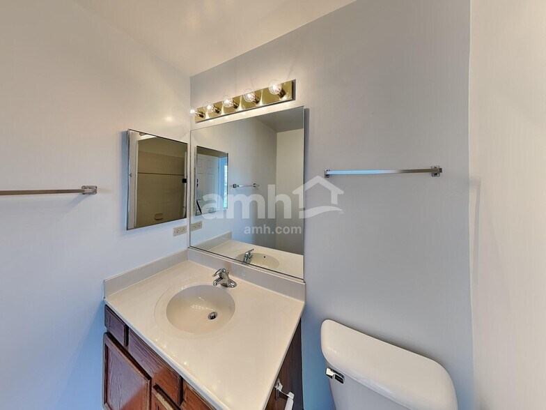 Building Photo - 2402 Wild Cherry Ct