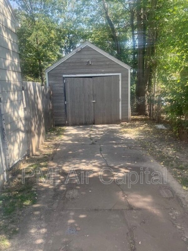 Building Photo - 812 N Estelle St