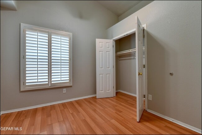 Building Photo - 7089 Black Ridge Dr