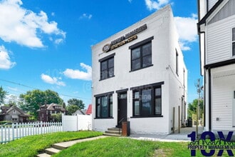 Building Photo - 1213 E Whittier St