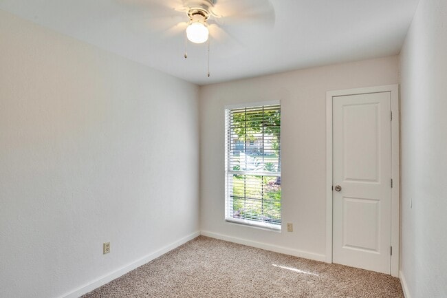 Building Photo - 3109 Monument Dr