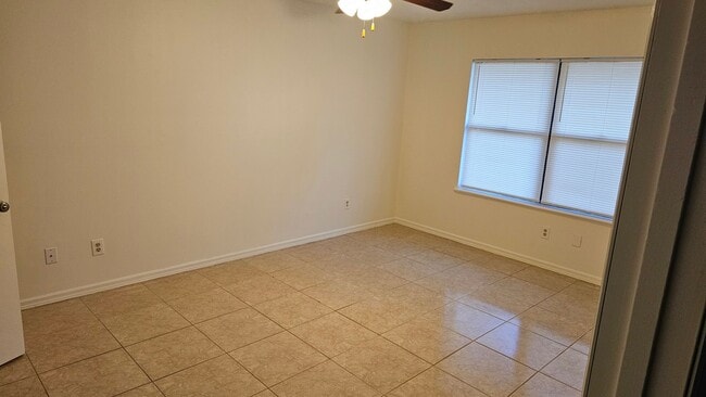 Building Photo - Charming 3-Bedroom Ranch-Style Home in Beautiful Groveland — Your Florida Retreat!