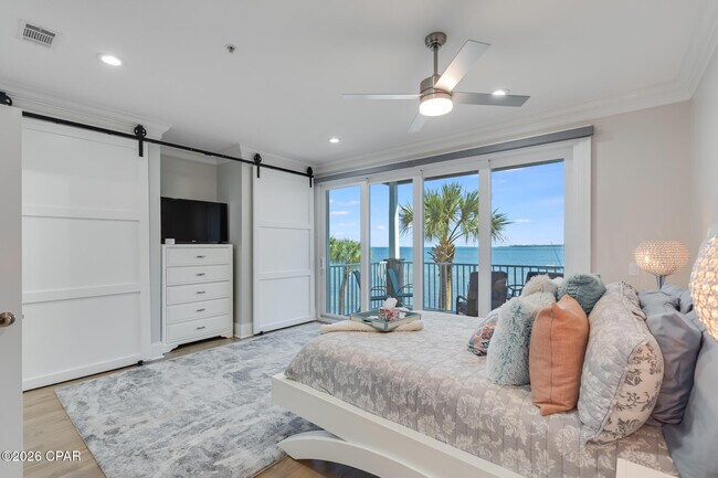 Building Photo - 3827 Mariner Dr