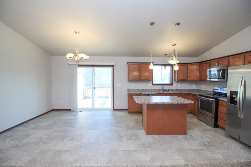 Building Photo - 110 Tanner Ct