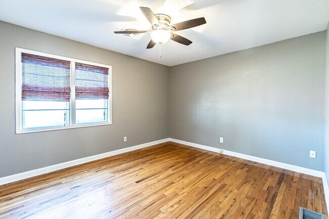 Building Photo - 3814 32nd St