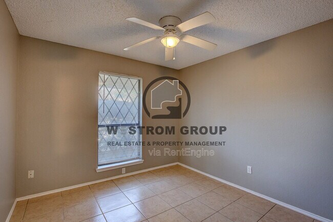 Building Photo - 420 Revolution Ln