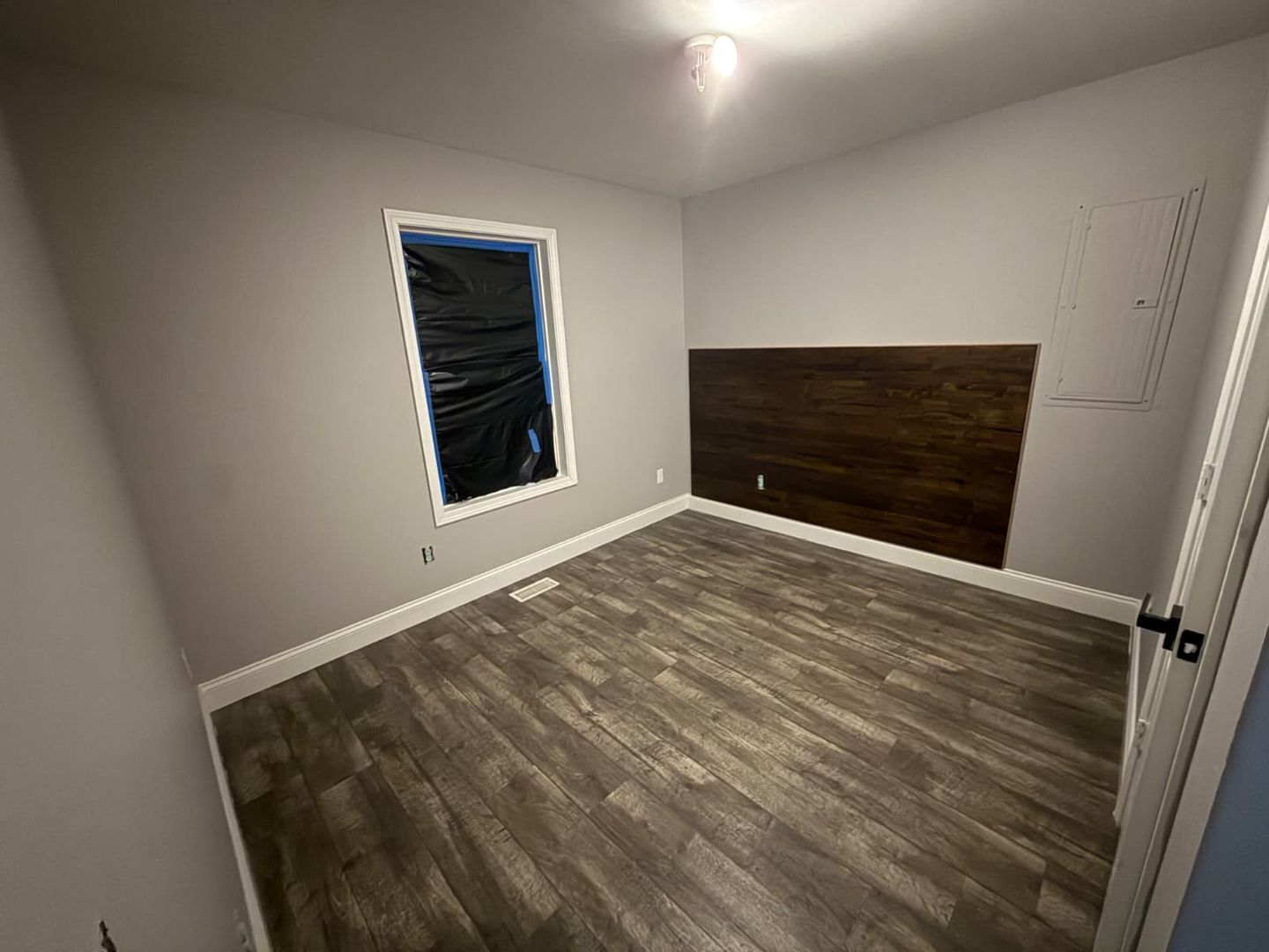 Building Photo - 615 5th Ave E