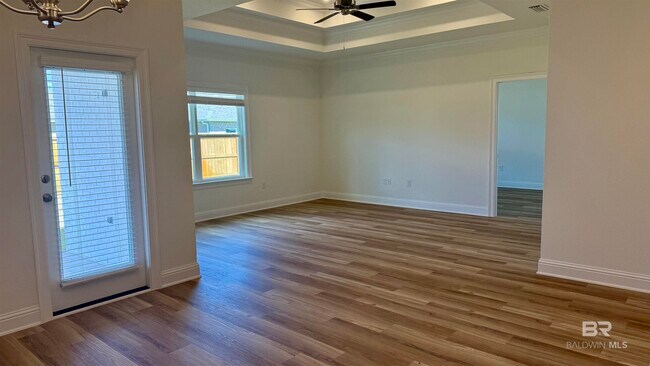 Building Photo - 384 Parkerman Ave