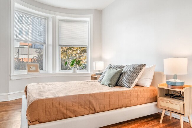 Building Photo - 4300 Chestnut St