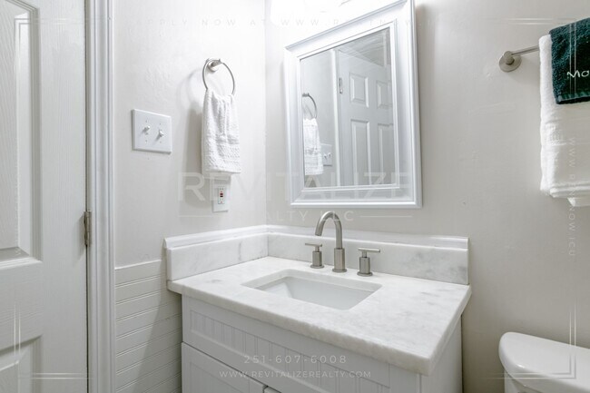 Building Photo - 163 State St