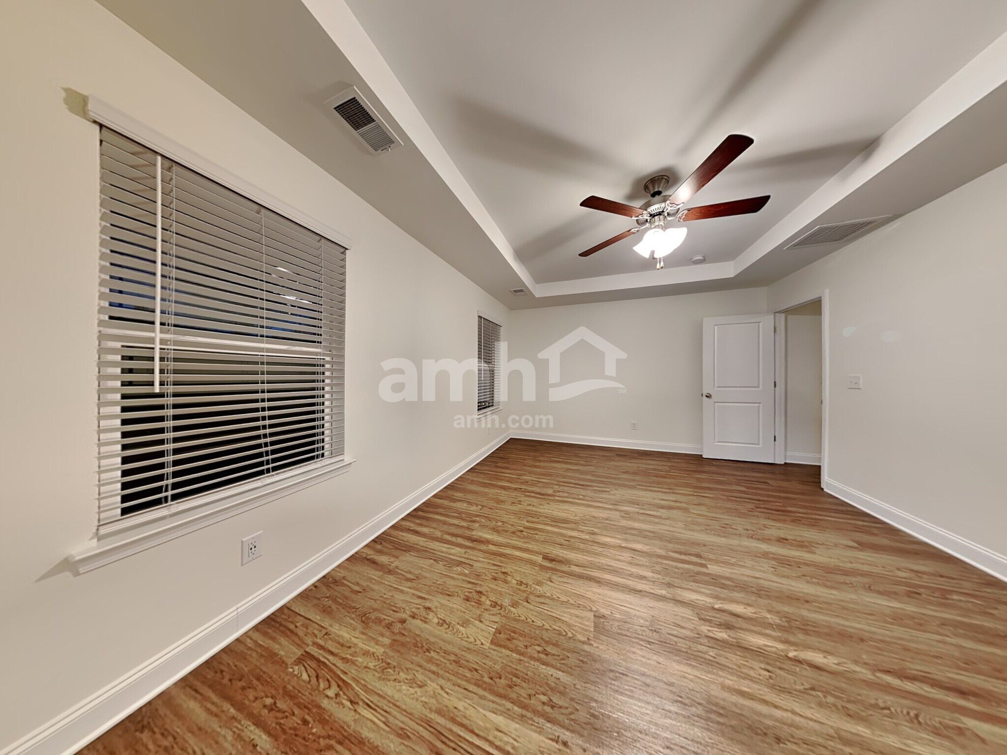 Building Photo - 106 Doral Blue Dr