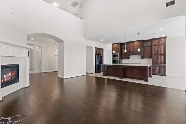 Building Photo - 4008 Canaleta