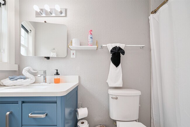 Building Photo - 5114 Grantwood St