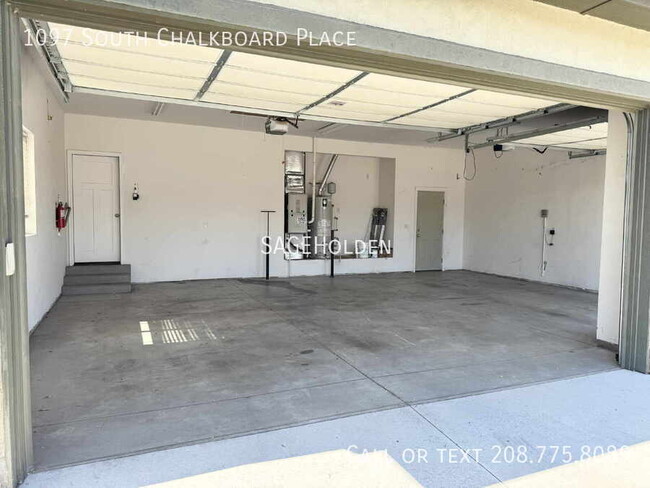Building Photo - 1097 S Chalkboard Pl
