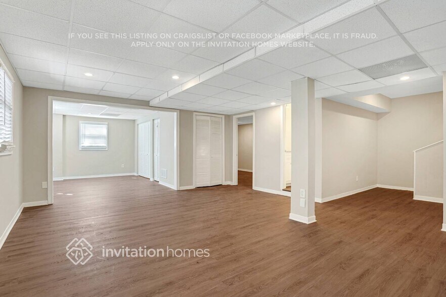 Building Photo - 4885 Cove St