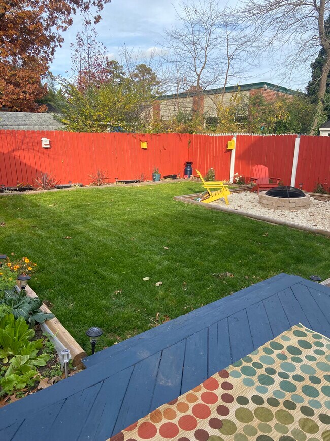 Building Photo - 4036 1st St