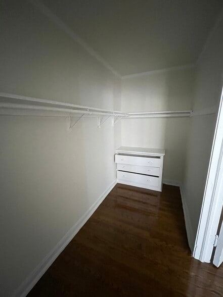 K1 Storage/closet - 1716 W Albion Ave