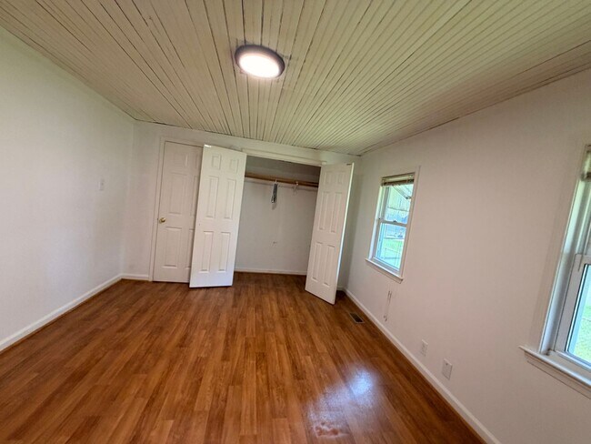 Building Photo - 46 Langley St