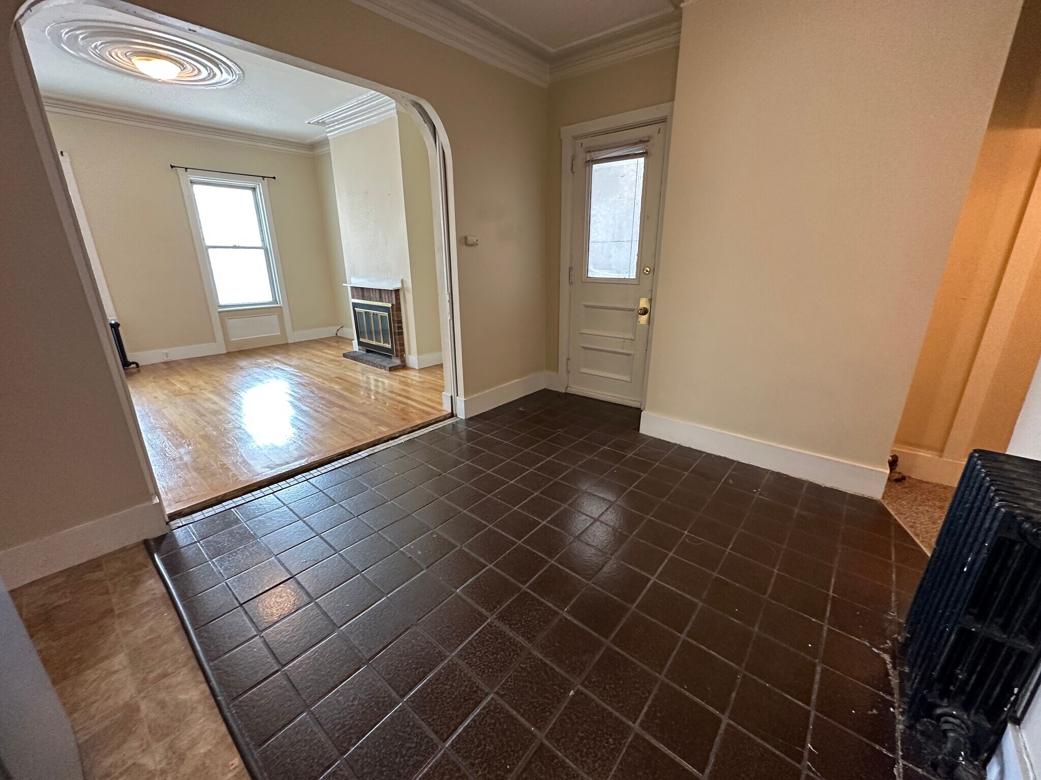 Building Photo - 375 Dorchester St