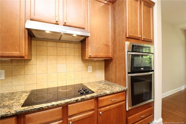 Building Photo - 218 Longchamp Ln