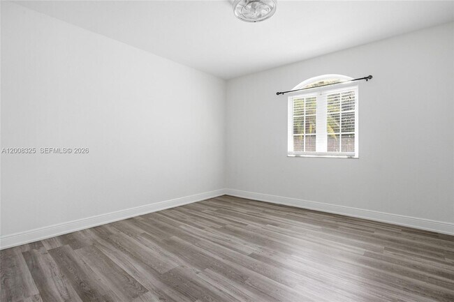 Building Photo - 20401 SW 48th Pl