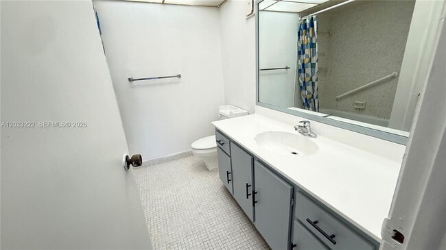 Building Photo - 240 Lakeview Dr