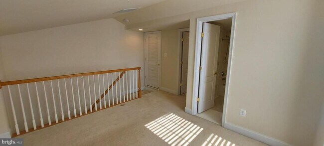 Building Photo - 11808 Regents Park Dr