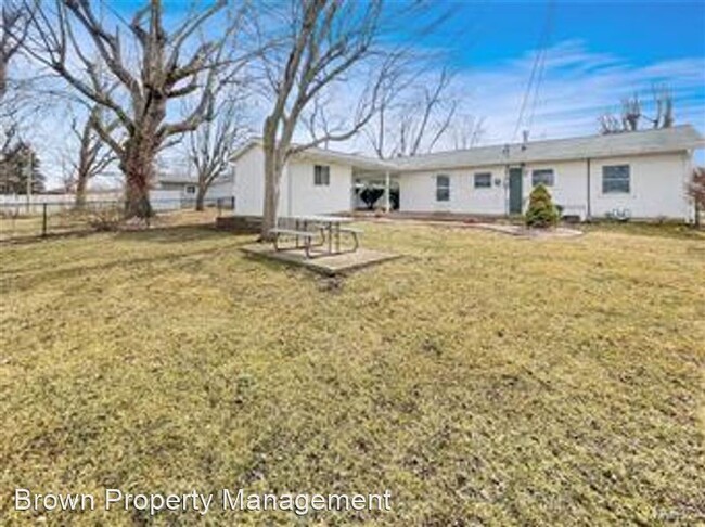Building Photo - 3907 Memorial Dr