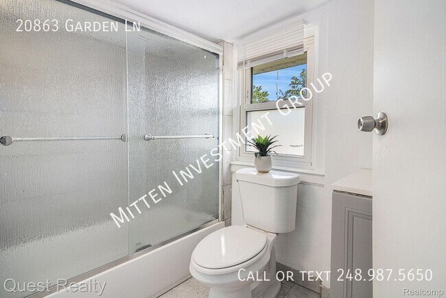 Building Photo - 20863 Garden Ln