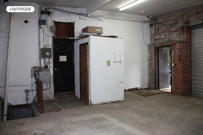 Building Photo - 393 Manhattan Ave