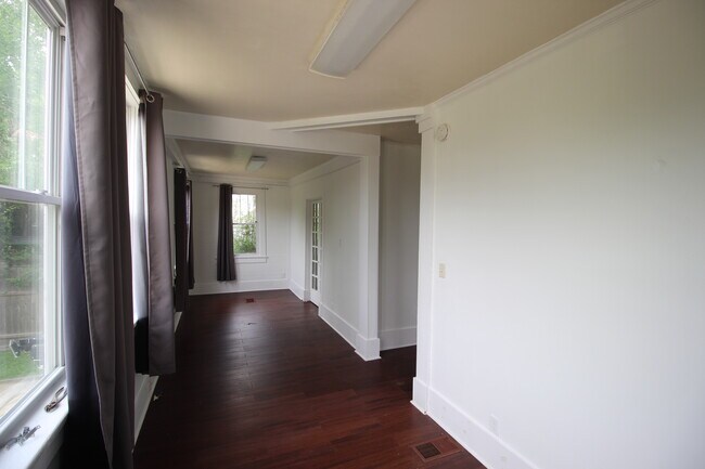 Building Photo - 3300 Napoleon Ave