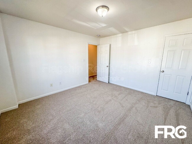 Building Photo - 1021 Jade Ln