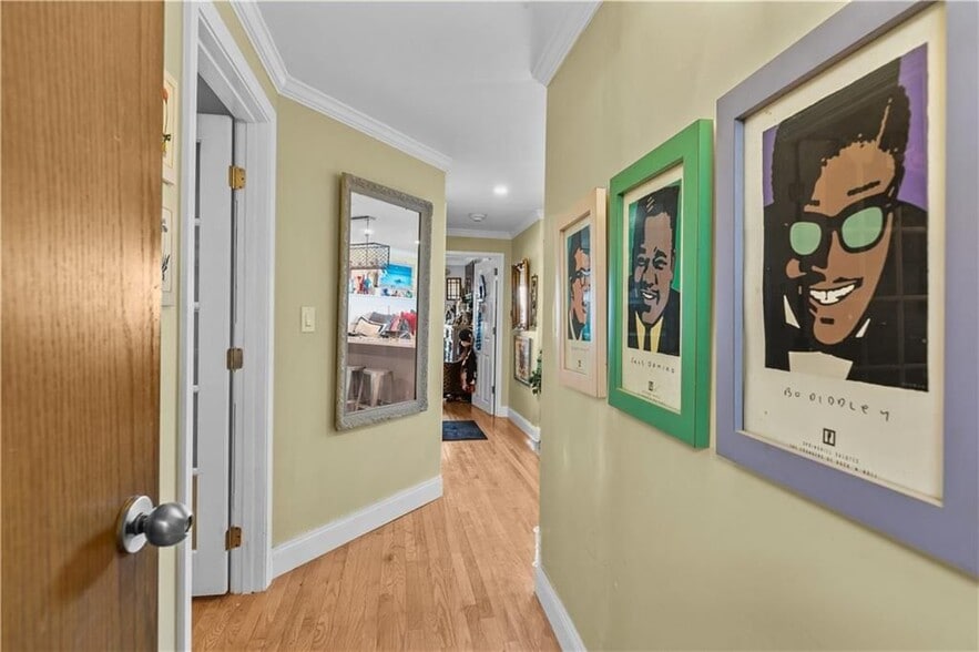 Building Photo - 1204 Capella S