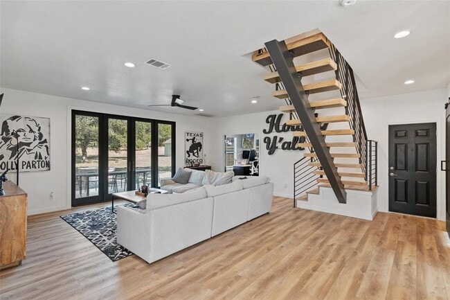 Building Photo - 310 Saddle Blanket Dr