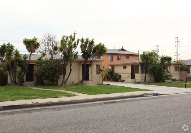 Building Photo - 6136-6144 Heliotrope Ave